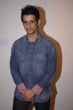 Sharman Joshi at Le Sutra art event in Bandra, Mumbai on 3rd Nov 2011 (16).JPG